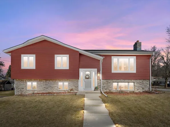 408 Acorn ROAD, West Bend, WI 53090