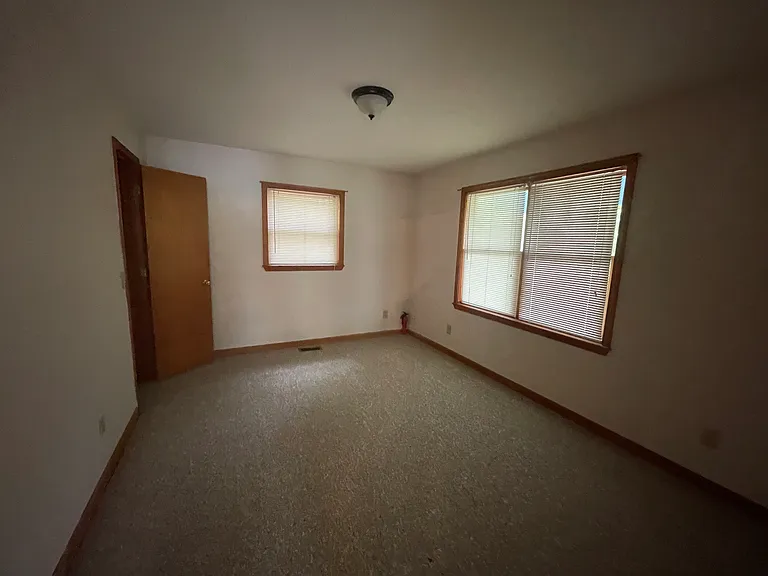 752 Meadow Brook Ln — Photo 11