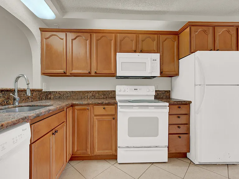 6371 Toulon Dr — Photo 14