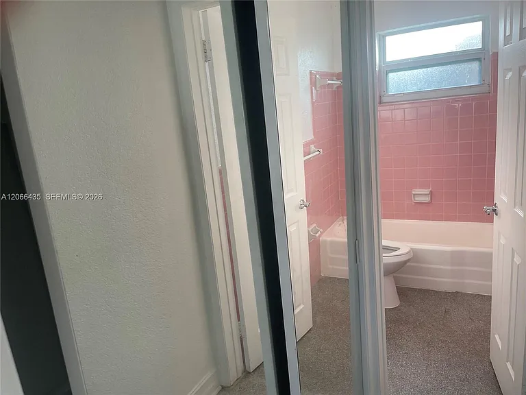 1400 N 16th Ave #2 — Photo 4