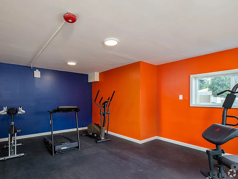 Broadview Apartments — Photo 12
