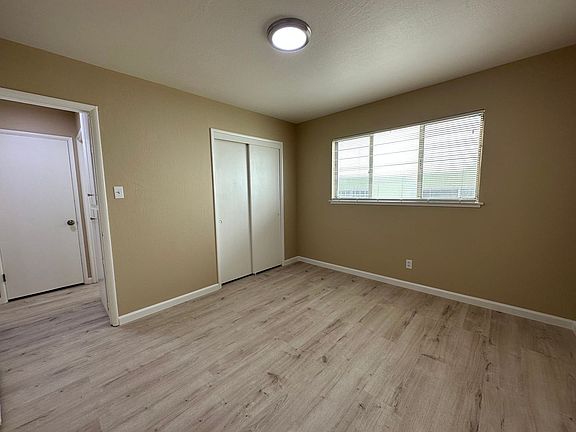 3rd image of 317 Warwick Ave #202