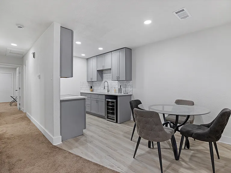 521 Briaroaks Ct — Photo 5