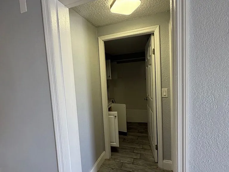 Strawberry Place Apartments — Photo 18