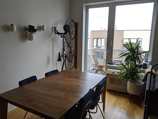 Rented by R New York | media 33