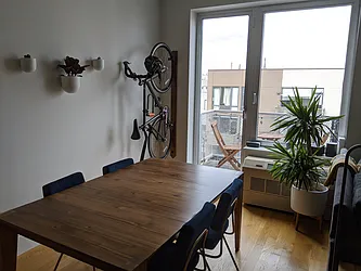 Rented by R New York