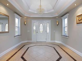 8 Ellen Ct, Ocean, NJ 07712