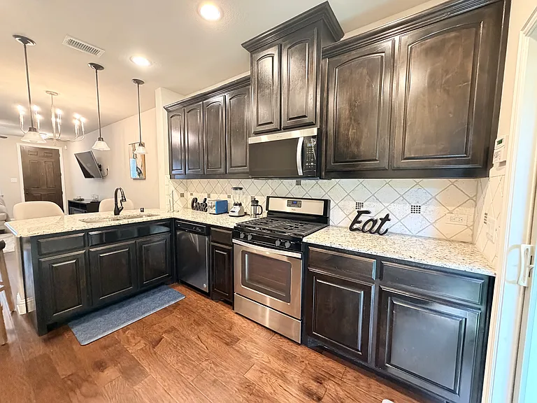 305 Tottenham Ct — Photo 13