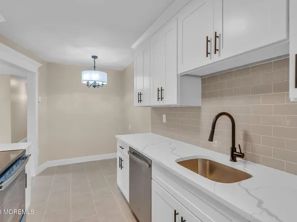 168 Amberly Drive #D, Manalapan, NJ 07726