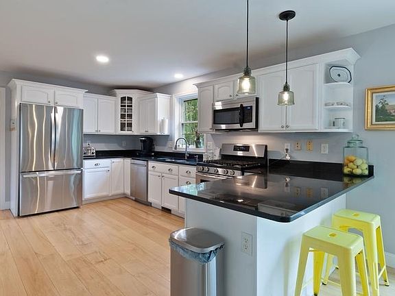4th image of 80 Ridgetop Lane