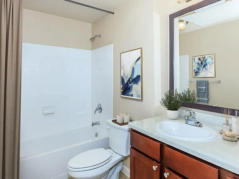 320 S Stewart Blvd — Photo 23