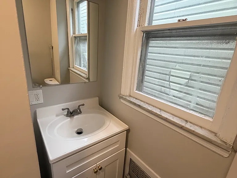 75 Maple Ave #2 — Photo 7