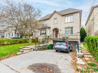 20 Roberta Dr #BASEMENT, Toronto, ON M6A 2J5