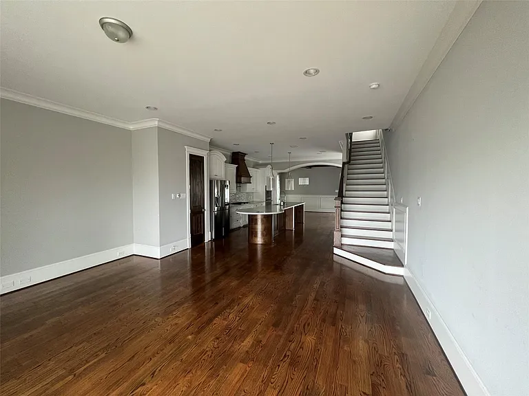 238 W 24th St — Photo 17