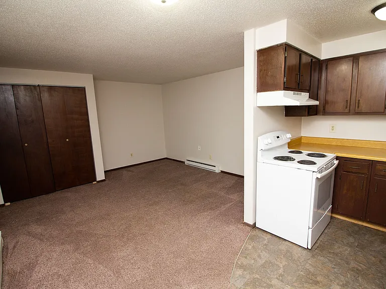 410-412 N Spring Ave — Photo 7