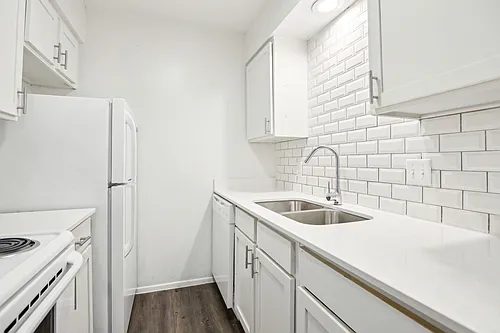Jewel Apartment Homes Photo 1