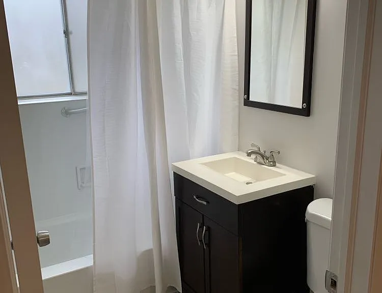 1056 Irwin Ave — Photo 15