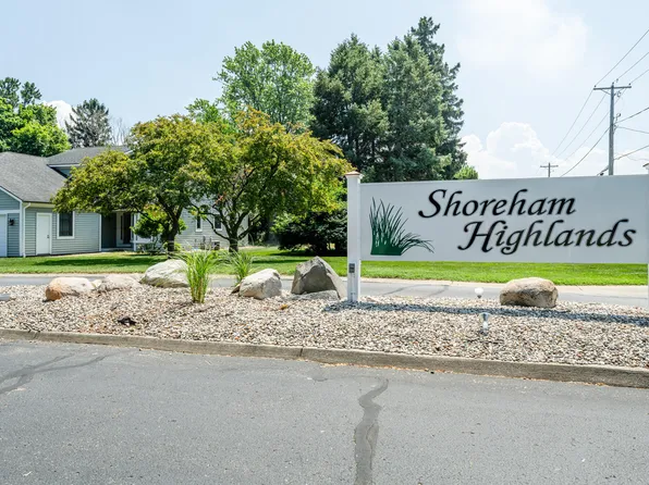 2460 Shoreham Highlands St, Saint Joseph, MI 49085