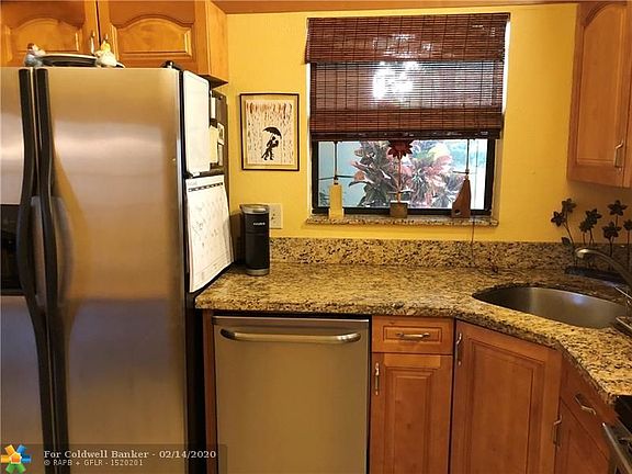 4th image of 3293 Cocoplum Cir #3319