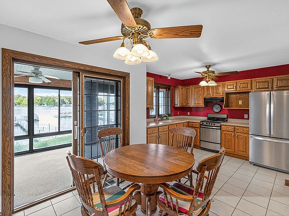 3rd image of 21344 Carlton Ave