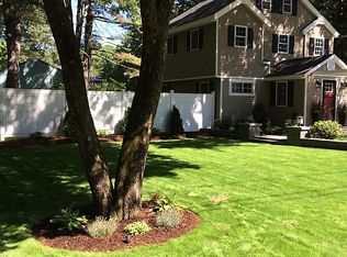 7 Walnut Rd, Wrentham, MA 02093