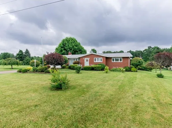 305 Lewis Dr, Uniontown, PA 15401