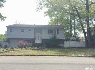 422 Chelsea Ave, West Babylon, NY 11704