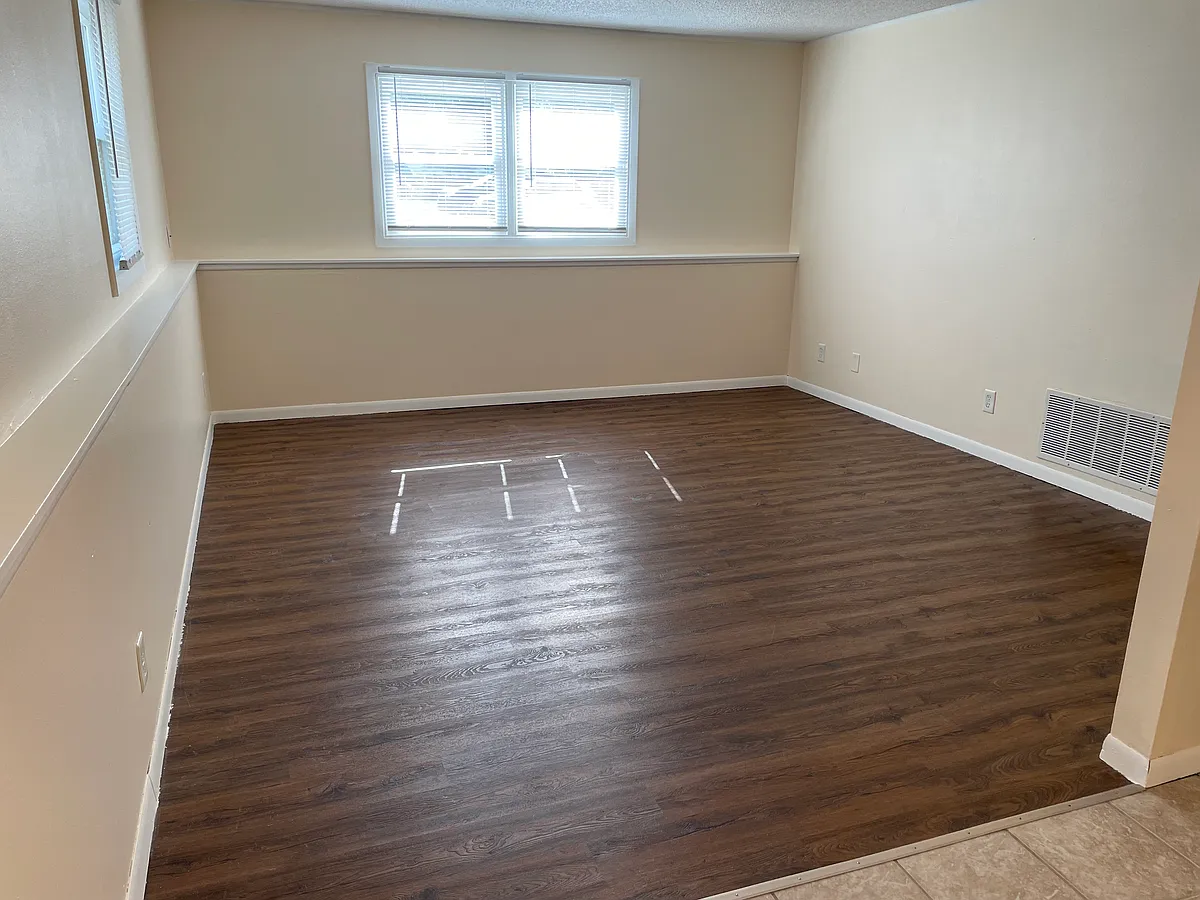Living rooom - 207 Wellons Dr