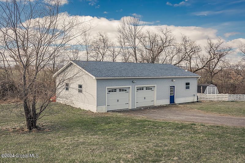 3rd image of 889 Fort Hunter Road