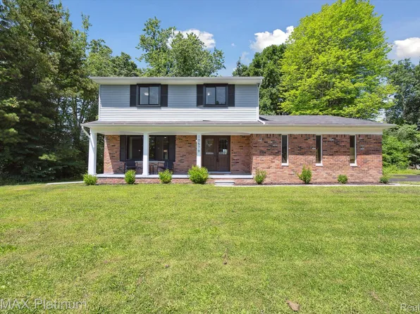 10579 Lee Ann Dr, Brighton, MI 48114
