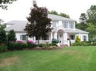 7 Torrington Ln, Shoreham, NY 11786