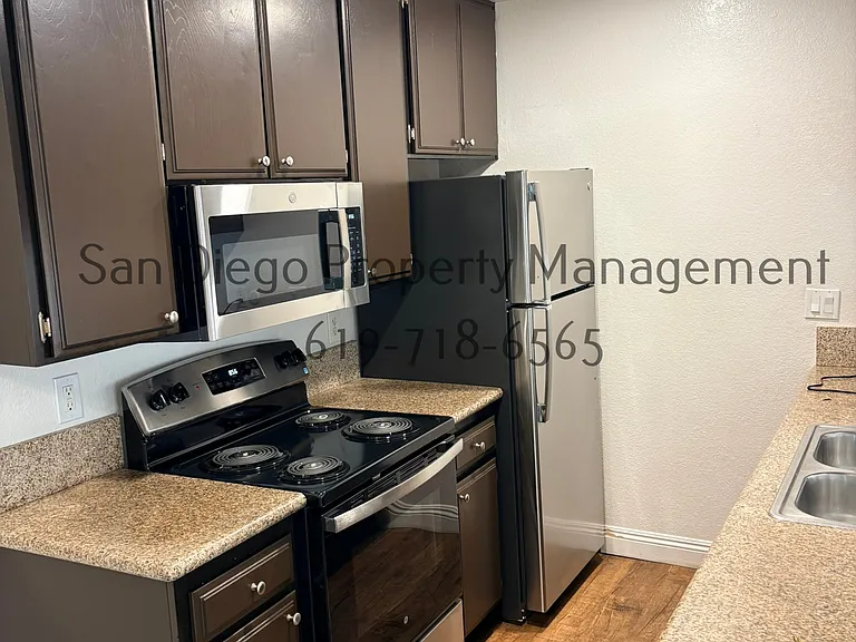 13655 Ruette Le Parc #F — Photo 10