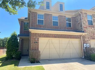 423 Hunt Dr, Lewisville, TX 75067