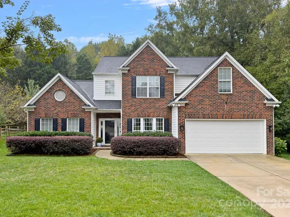 15719 Prestwoods Ln, Huntersville, NC 28078