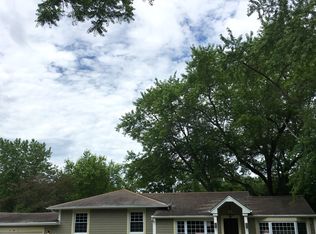 21158 N Hart Rd, Barrington, IL 60010