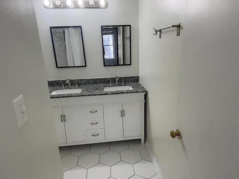2602 S Arlington Mill Dr E — Photo 23