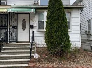 4465 Mundy Ln, Bronx, NY 10466