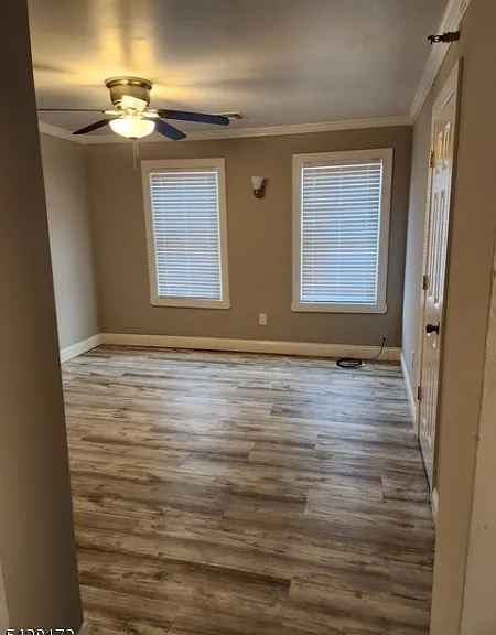 145 W Clinton St — Photo 4