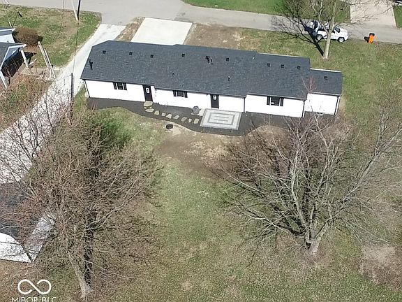 3rd image of 403 E Elm St