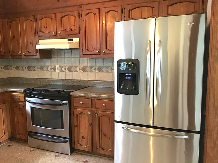 4 bed, 2.0 bath, 1748 sqft, $2,895 — Photo 3