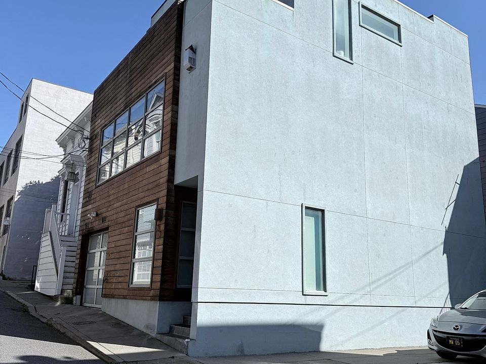 Exterior on Wilmot Alley between Bush and Pine, Fillmore and Webster