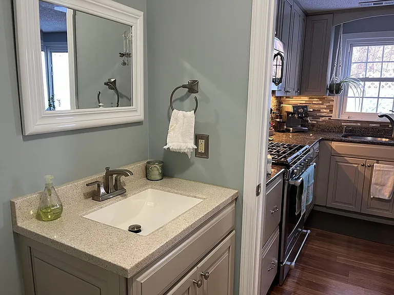 Half bath off kitchen (2)