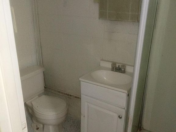 3rd image of 5132 Saulton Dr APT C