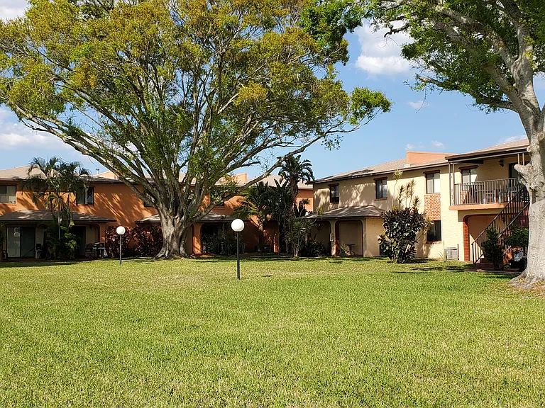 240 San Juan Cir — Photo 11