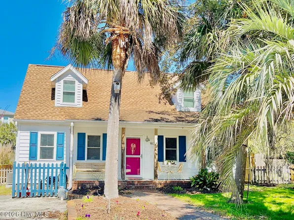 812 Monroe Avenue, Carolina Beach, NC 28428