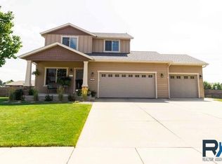 5141 S Manchester Ct, Sioux Falls, SD 57108