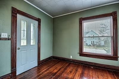 3rd image of 305 E Broad St