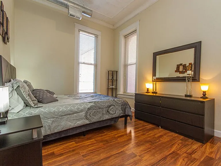605 Bluff St #220 — Photo 3