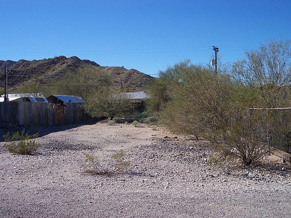 2nd image of 801 N Darmitt Ave