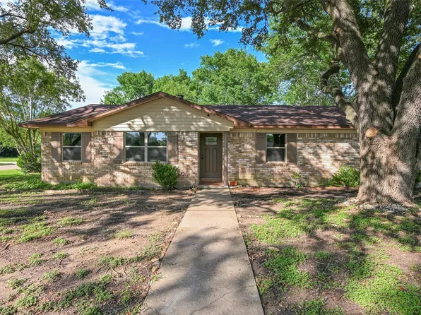 812 Victoria St, Navasota, TX 77868